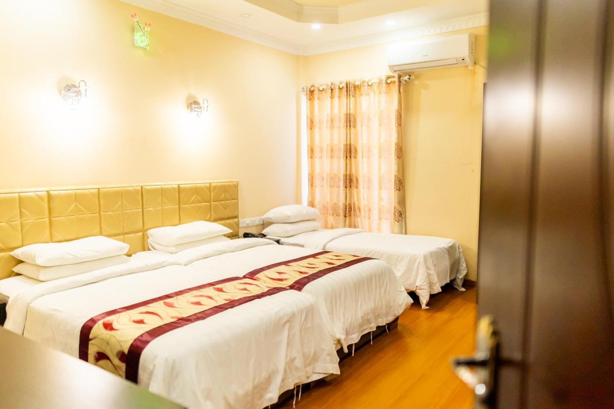 Hotel Abuharee Grand Addu City Esterno foto