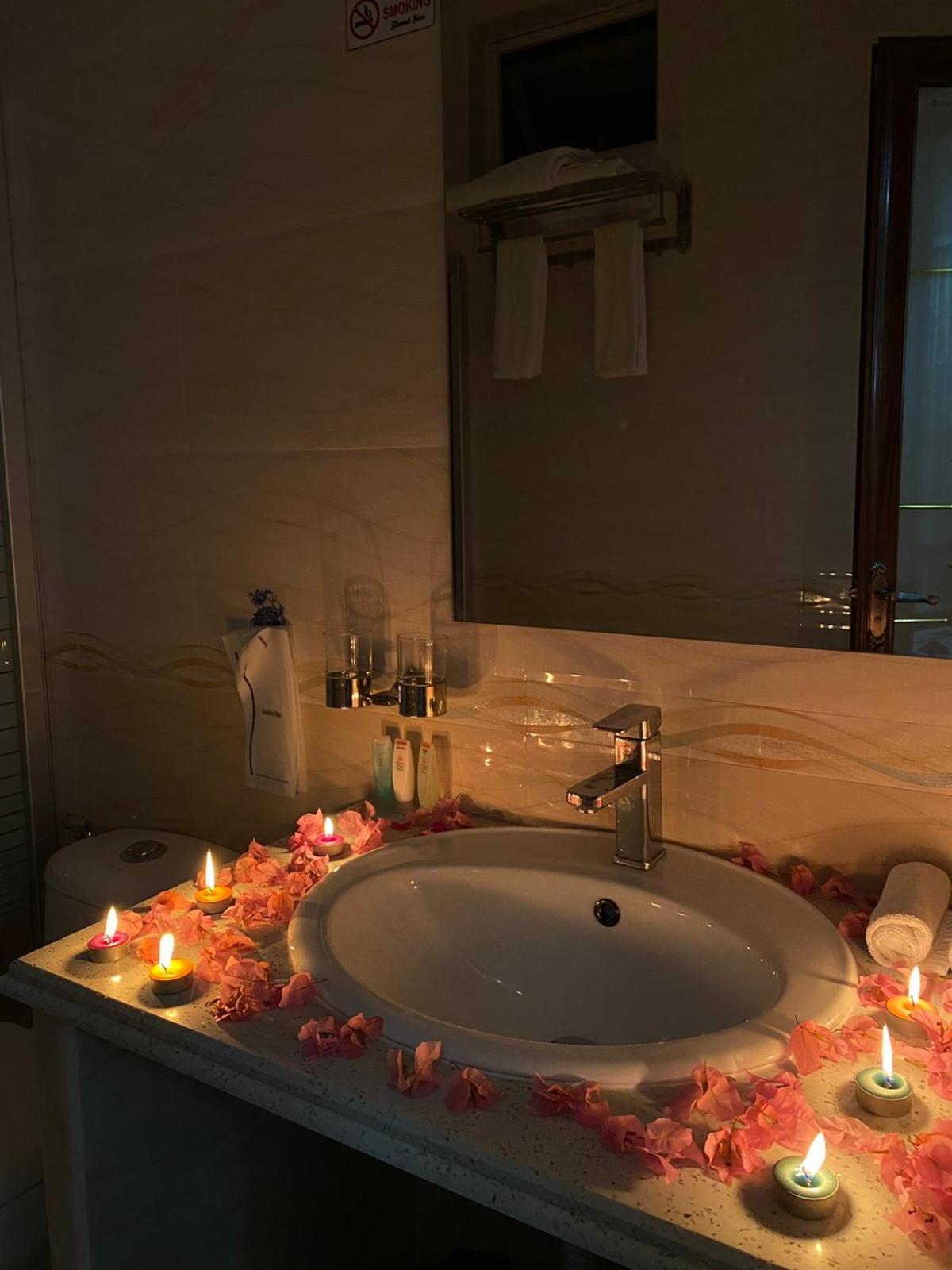 Hotel Abuharee Grand Addu City Esterno foto