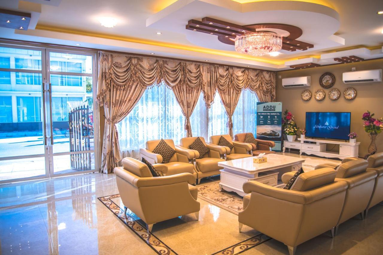 Hotel Abuharee Grand Addu City Esterno foto