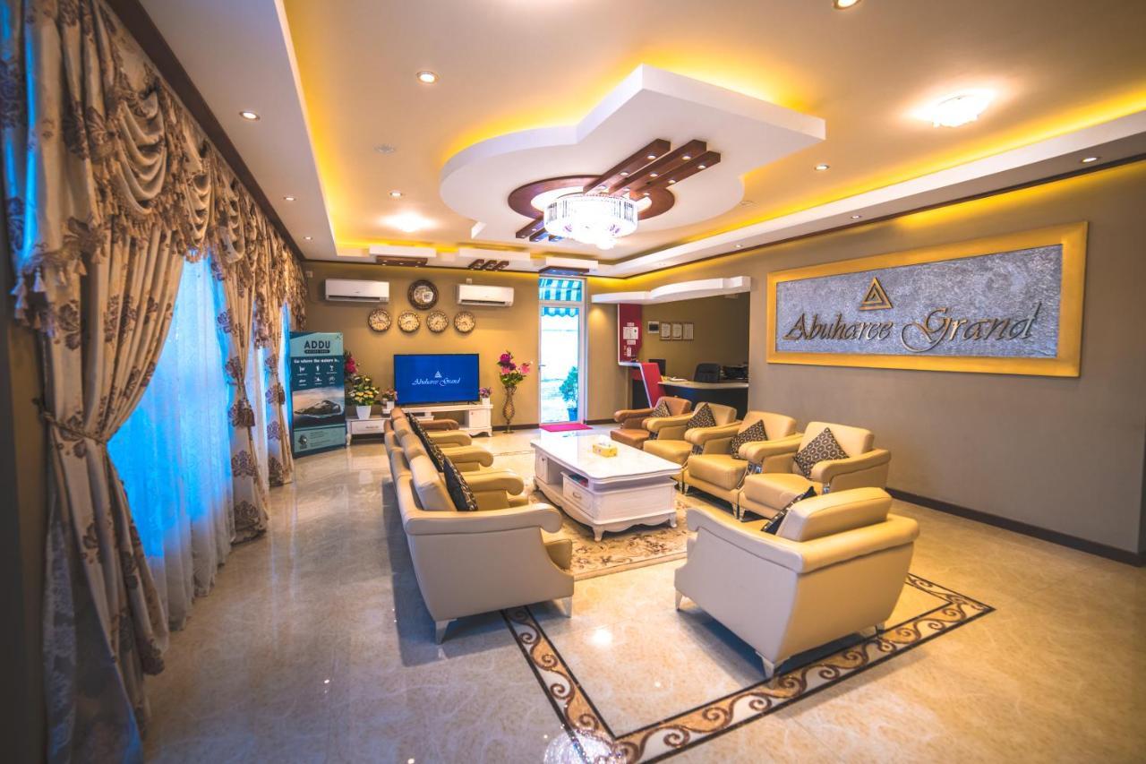 Hotel Abuharee Grand Addu City Esterno foto