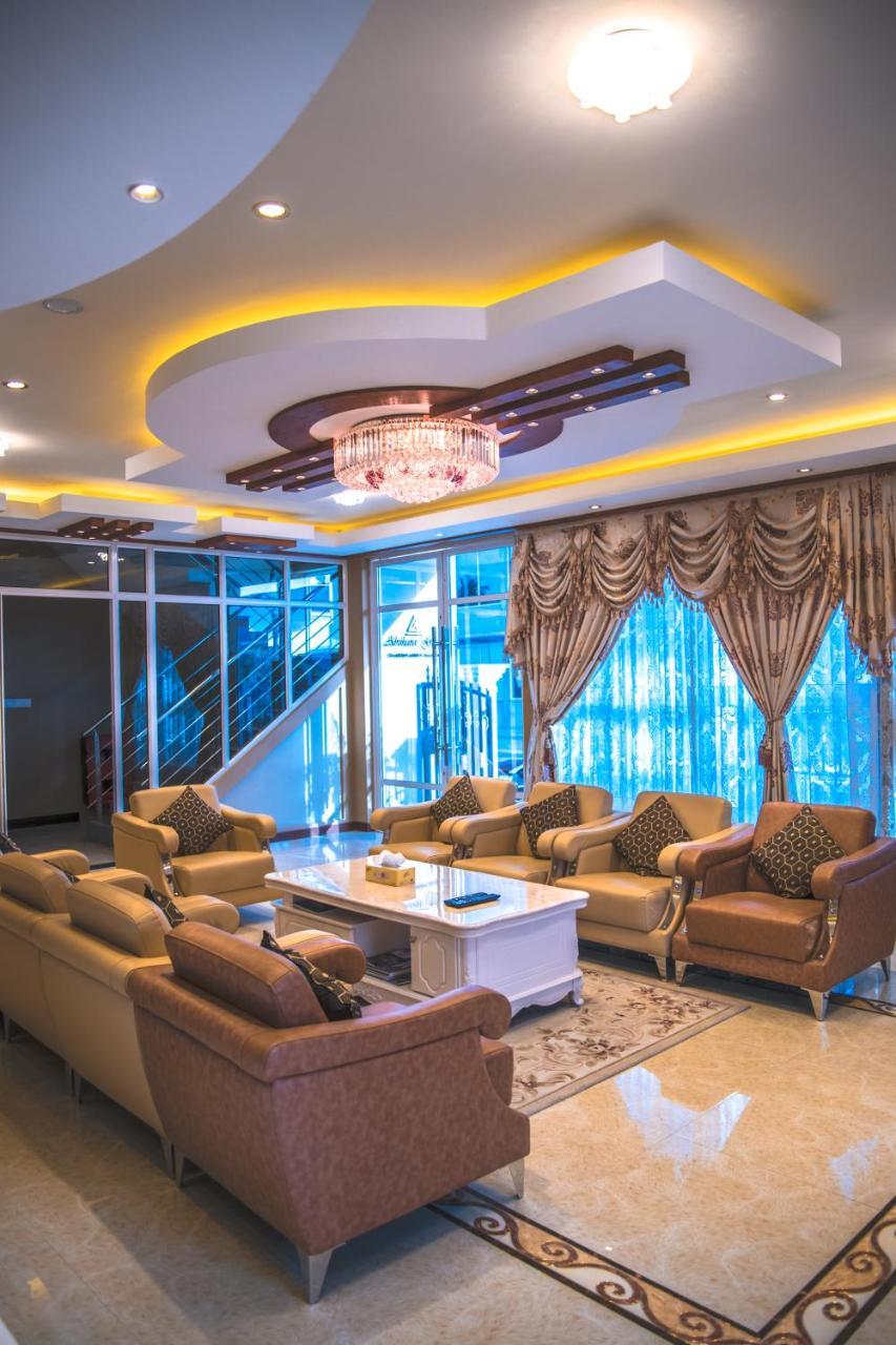 Hotel Abuharee Grand Addu City Esterno foto