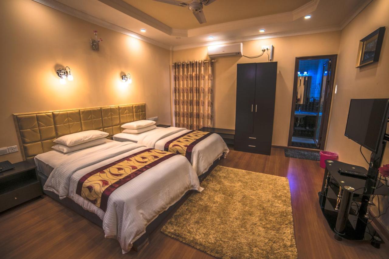 Hotel Abuharee Grand Addu City Esterno foto