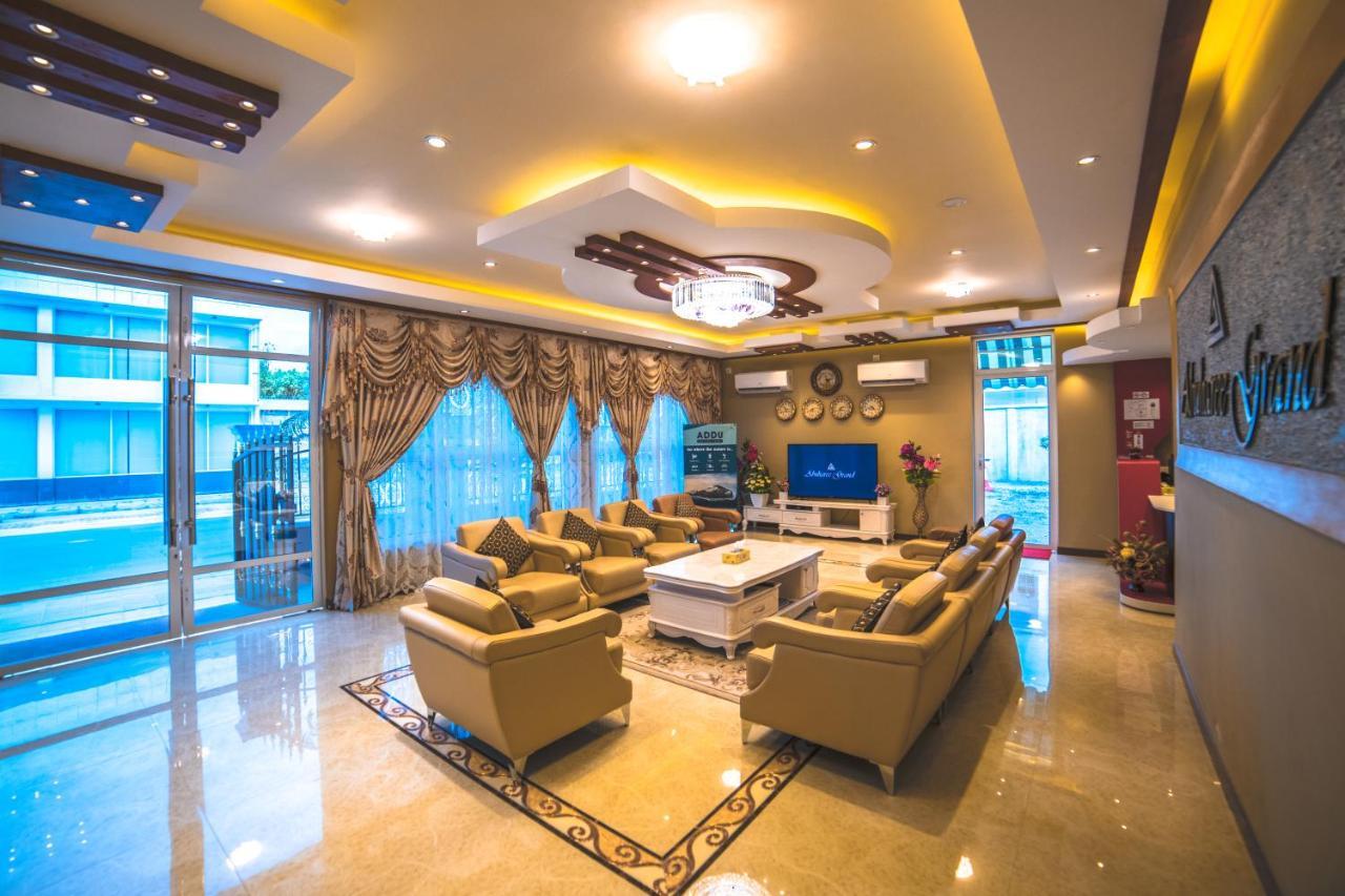 Hotel Abuharee Grand Addu City Esterno foto