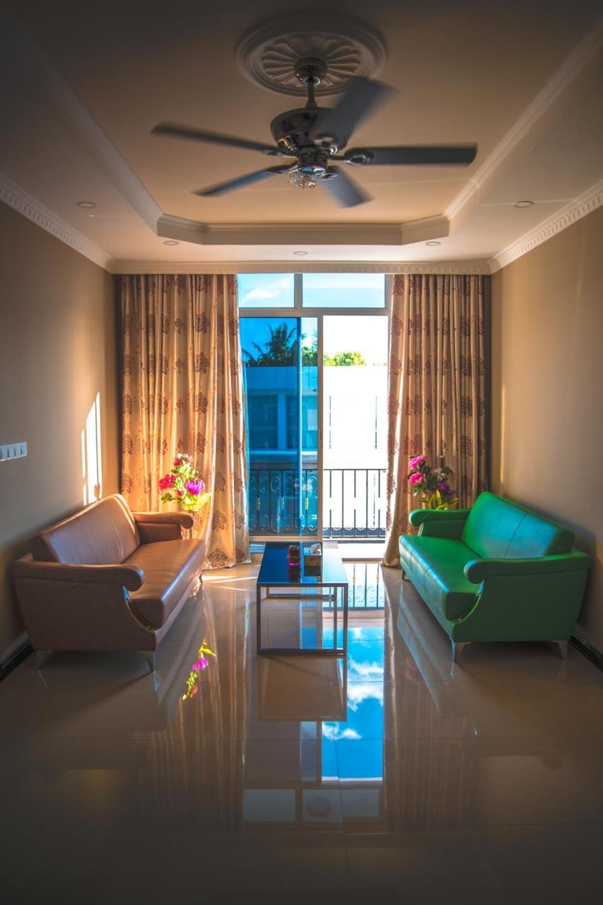 Hotel Abuharee Grand Addu City Esterno foto