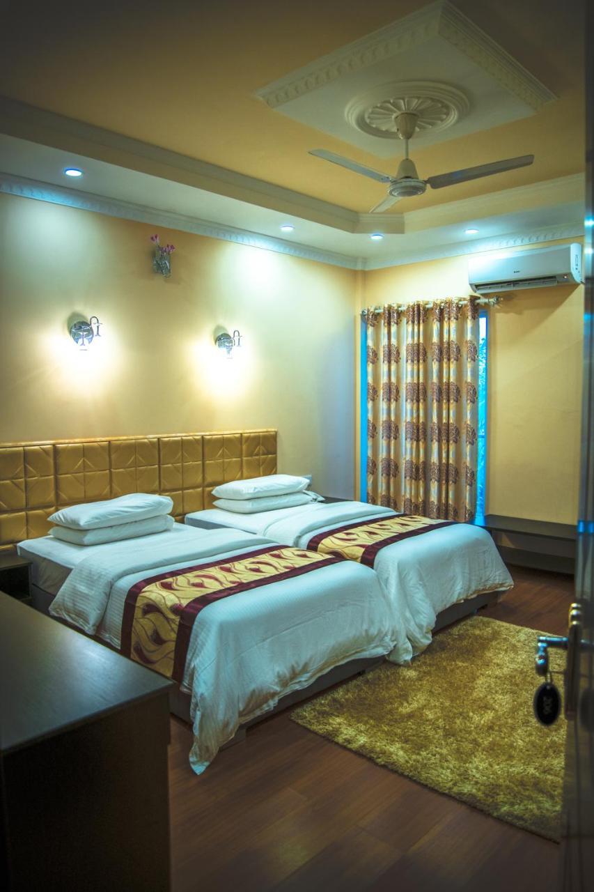 Hotel Abuharee Grand Addu City Esterno foto