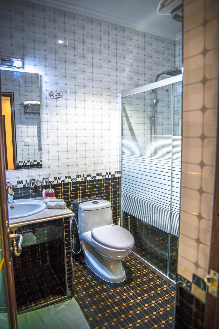 Hotel Abuharee Grand Addu City Esterno foto